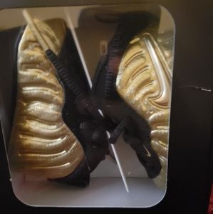 Black and gold foamposites sz 2c